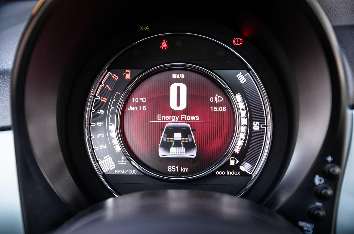 Fiat 500 Hybrid 2020 first drive review - instruments