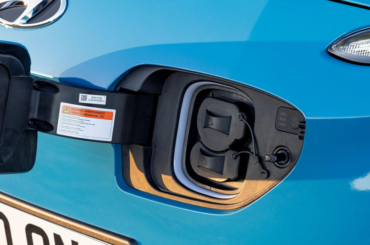 11 Hyundai Kona Electric 2022 UE premier essai, revue du port de charge