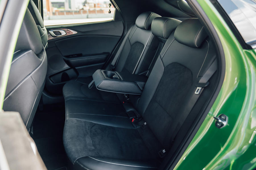 11 Kia XCeed facelift GT Line FD 2022 sièges arrière