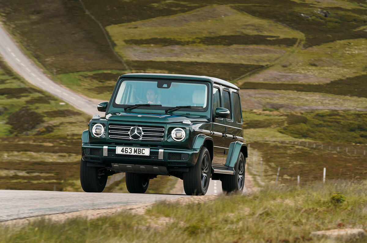 11 Mercedes Benz G400d 2021 UE FD sur la route avant