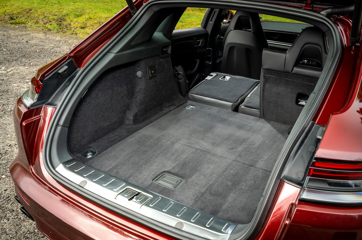 11 Porsche Panamera 4 ehybrid sport turismo 2022 UK review boot