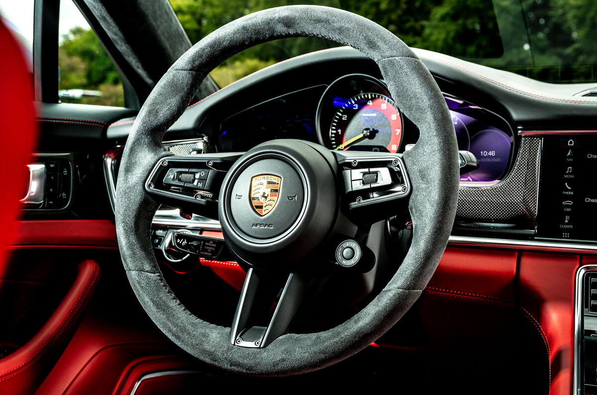 Porsche Panamera e-Hybrid 2020 UK first drive review - steering wheel