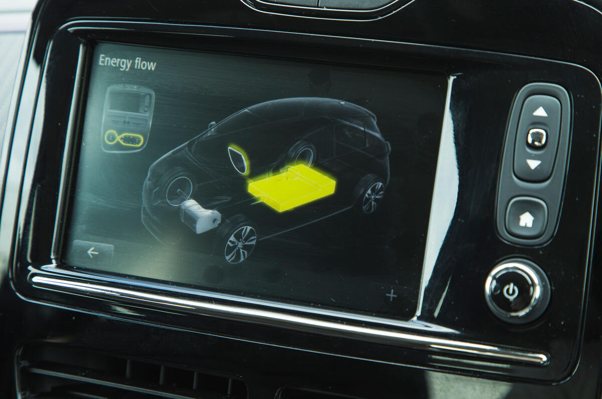 Renault Zoe R110 2018 UK first drive review battery monitoring