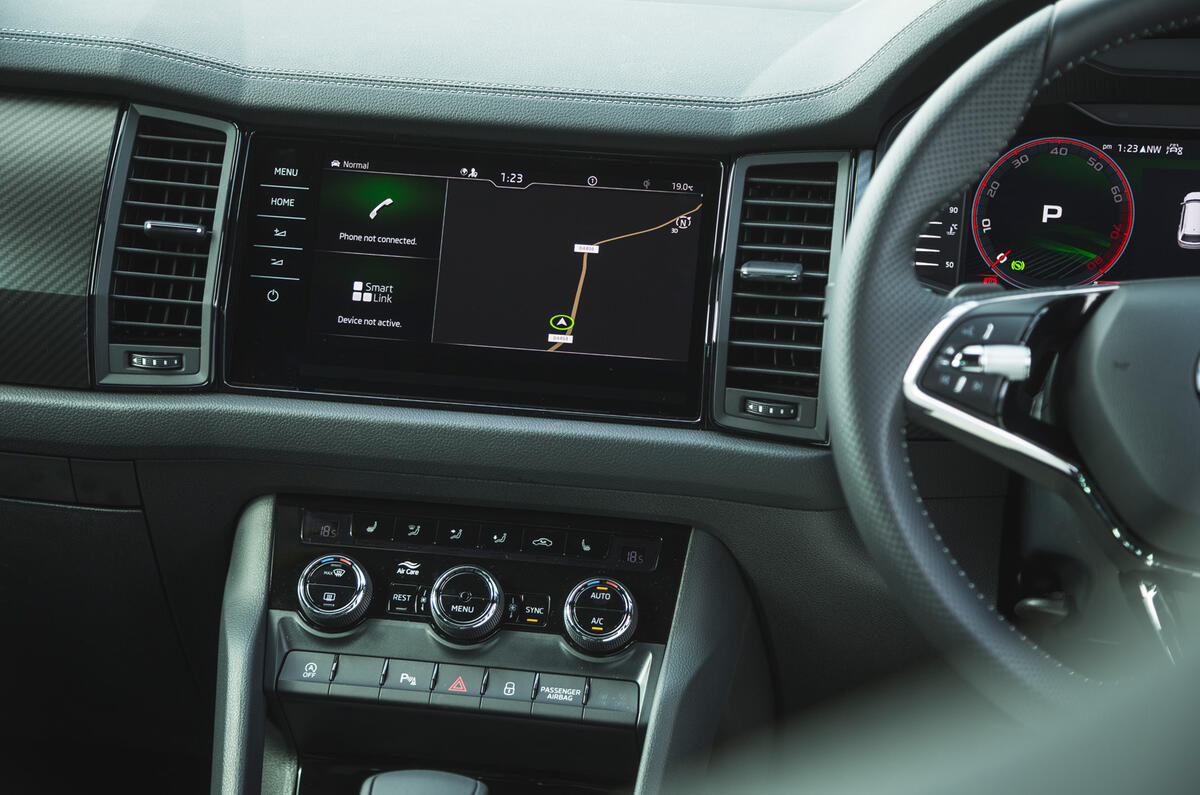 11 Skoda Kodiaq Sportline 2021 UK infotainment
