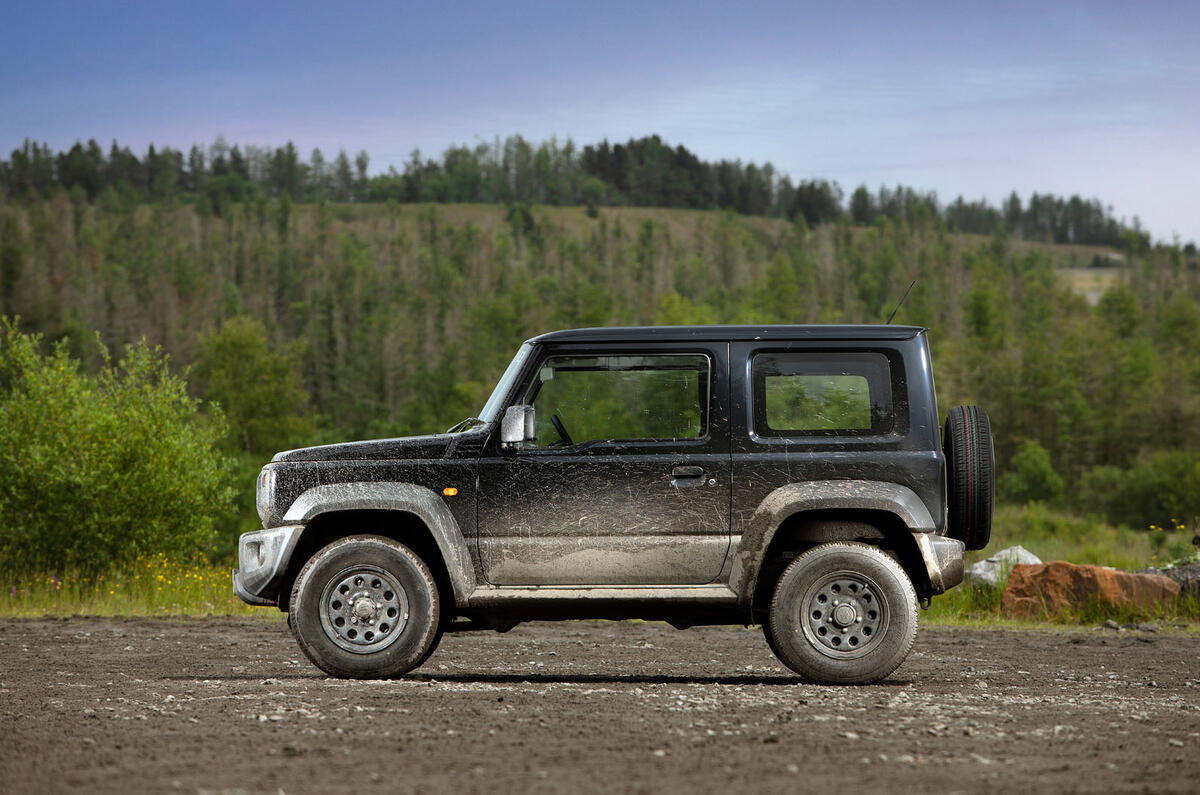 11 Suzuki Jimny Commercial 2021 FD statique côté