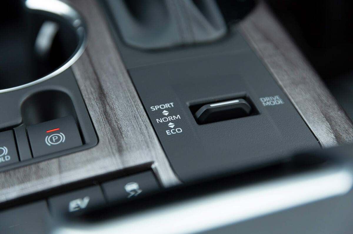 11 Toyota Highlander 2021 UE premier essai routier modes de conduite