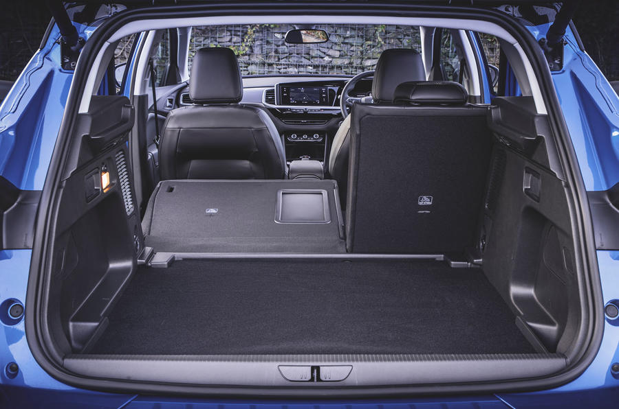 Vauxhall Grandland Ultimate (Elite) 130PS Essence Auto Bleu Cobalt sièges pliés