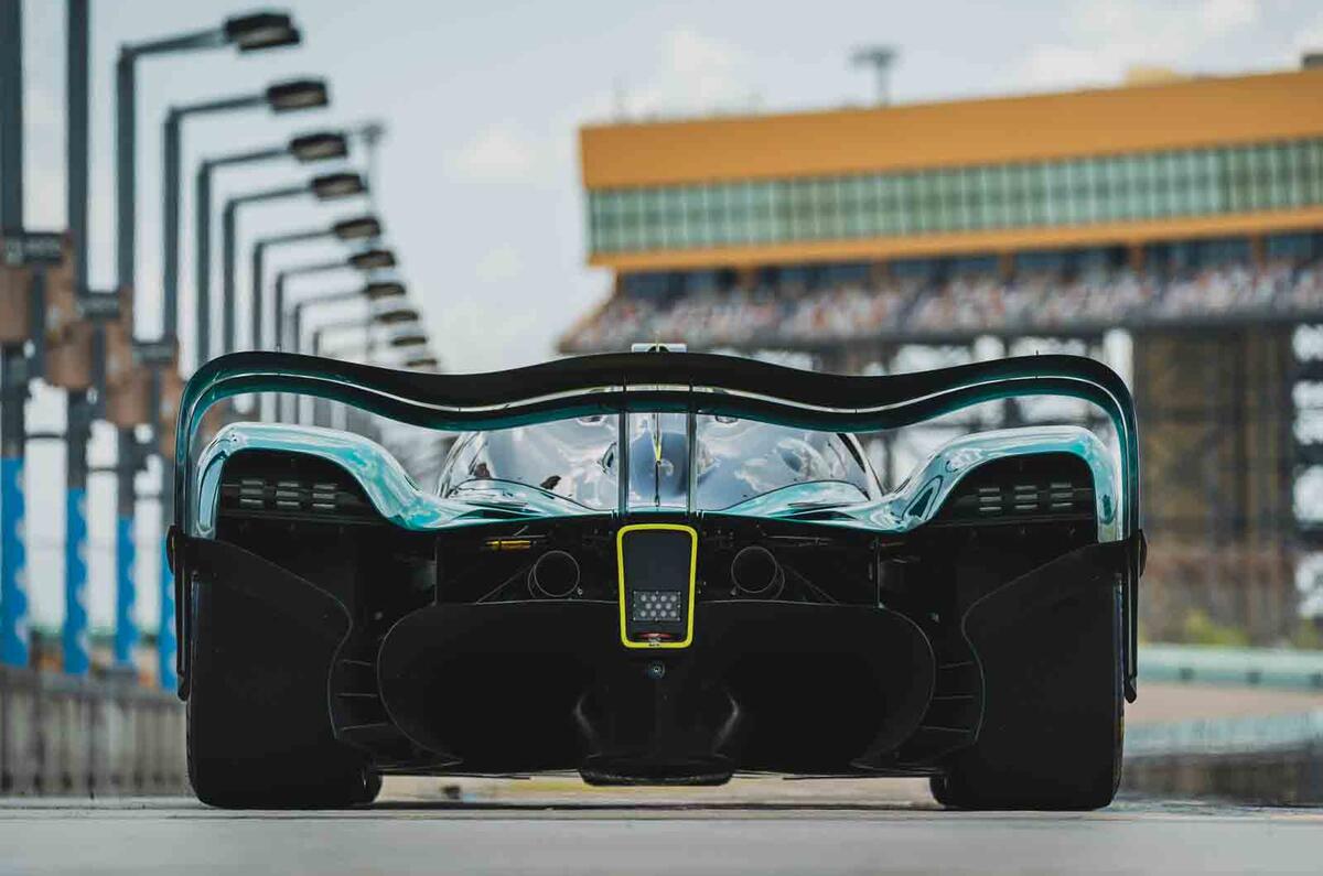 12 aston martin valkyrie amr pro