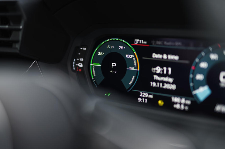 Audi A3 TFSIe 2020 : premier bilan de la conduite au Royaume-Uni - cadrans