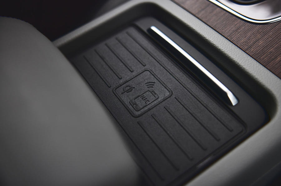 12 Audi Q5 Sportback 2021 : premier examen de conduite sur la recharge sans fil