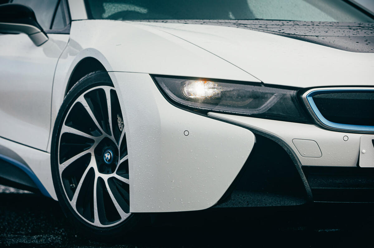 BMW i8 - static front