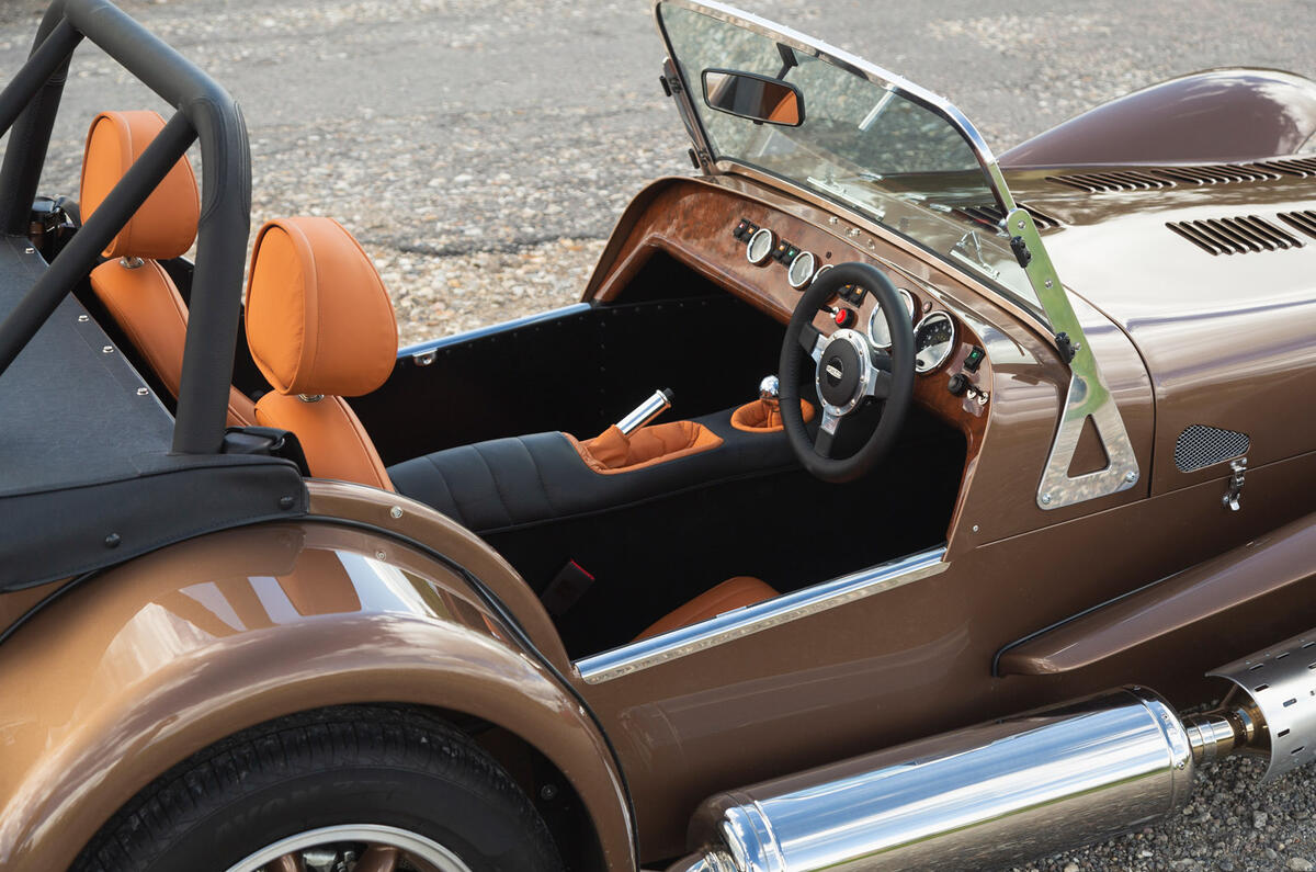 12 Caterham Super Seven 2000 FD 2022 interior side