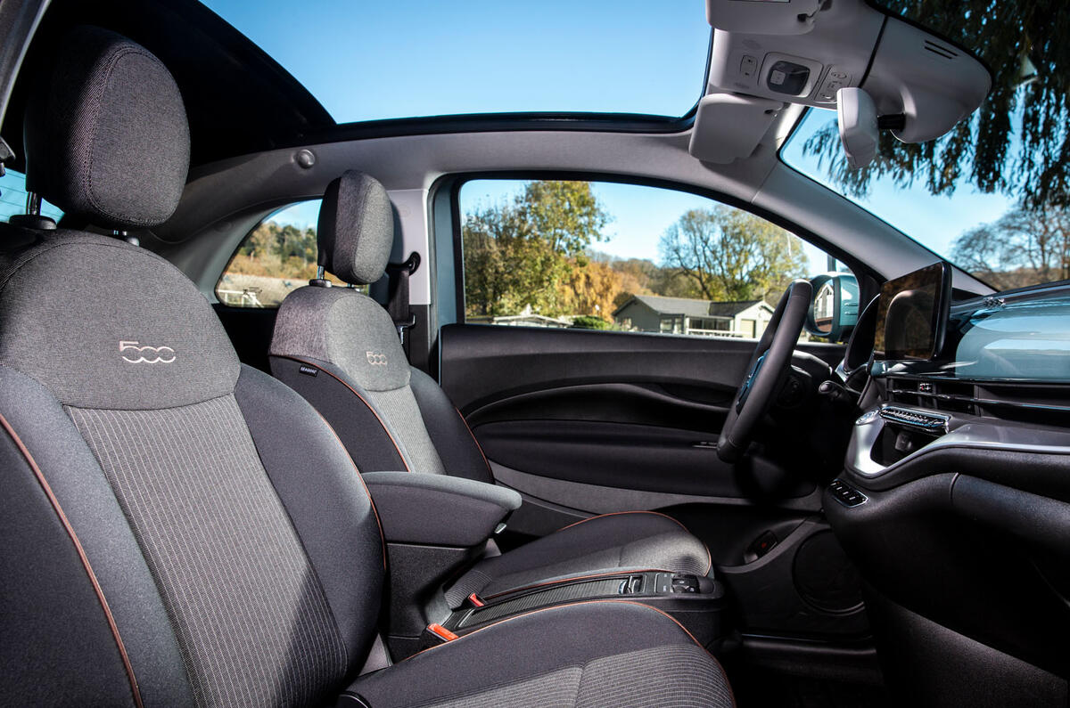 2021 Fiat 500 electric left-hand drive UK review - front seats