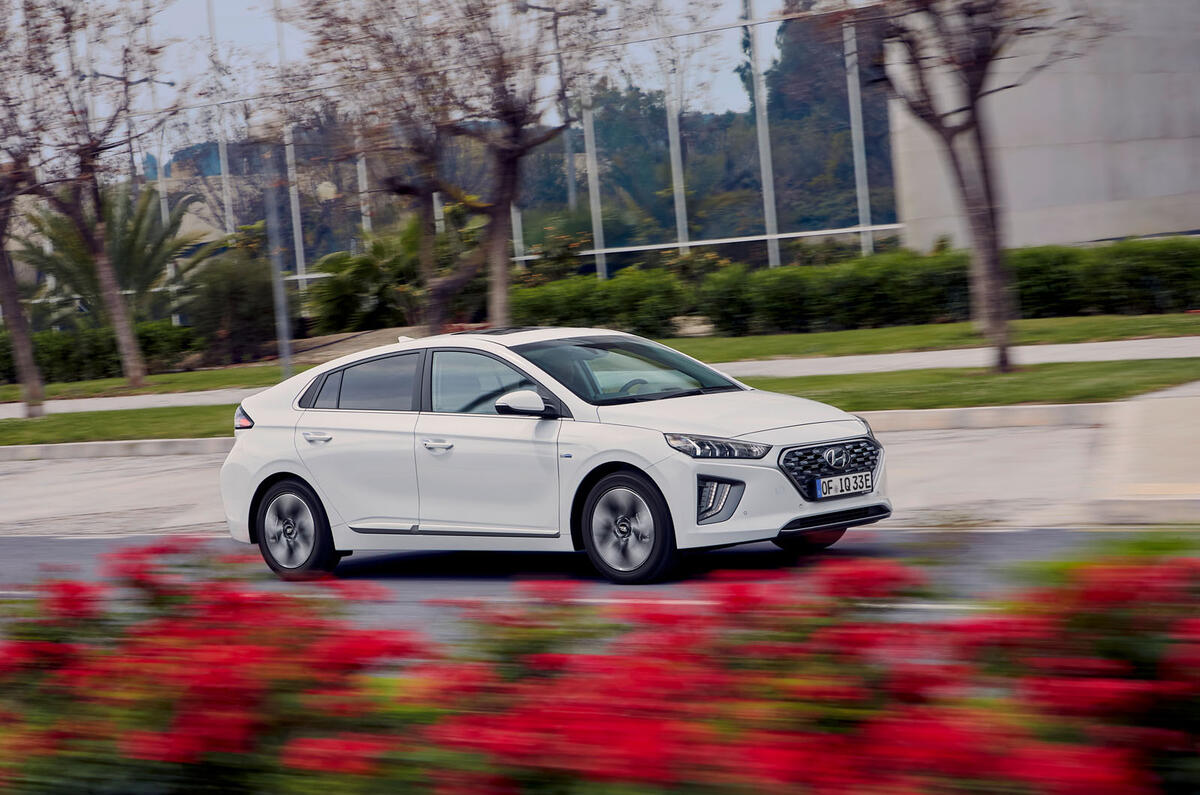 Hyundai Ioniq Plug In Hybrid 2019 Review Autocar