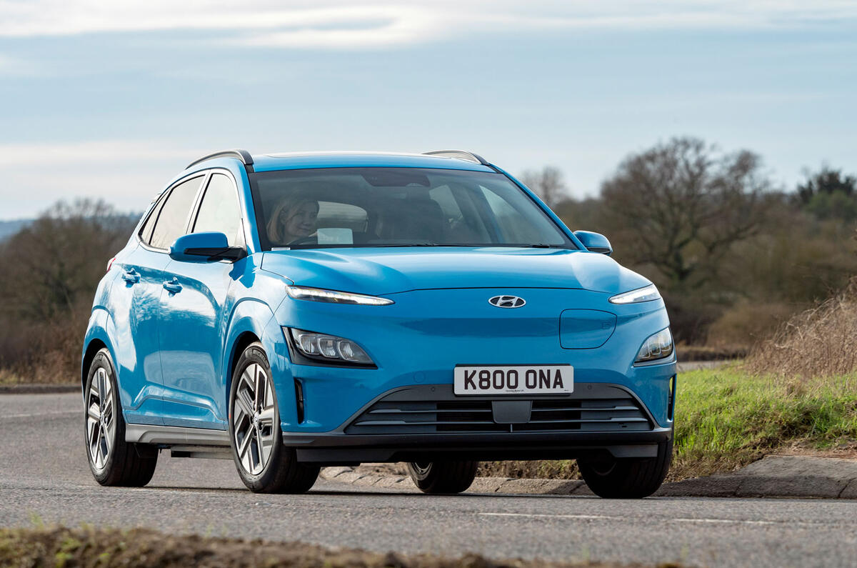 12 Hyundai Kona Electric 2022 UE : premier essai routier - virage avant