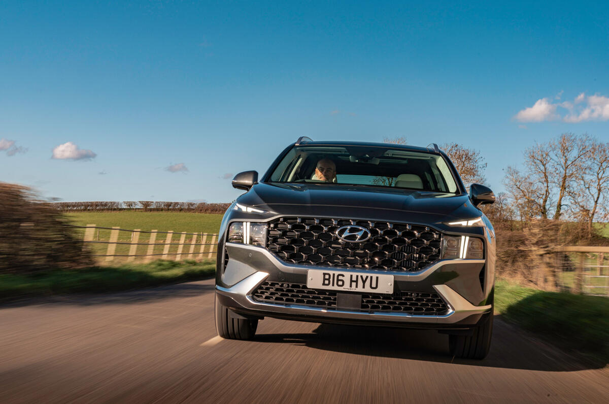 12 Hyundai Santa Fe PHEV 2021 UK FD on road nose