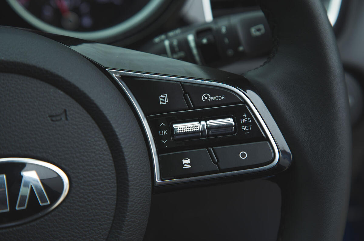 Kia Ceed 2018 Äánh giá dà i hạn - nút Äiá»u khiá»n hà nh trình