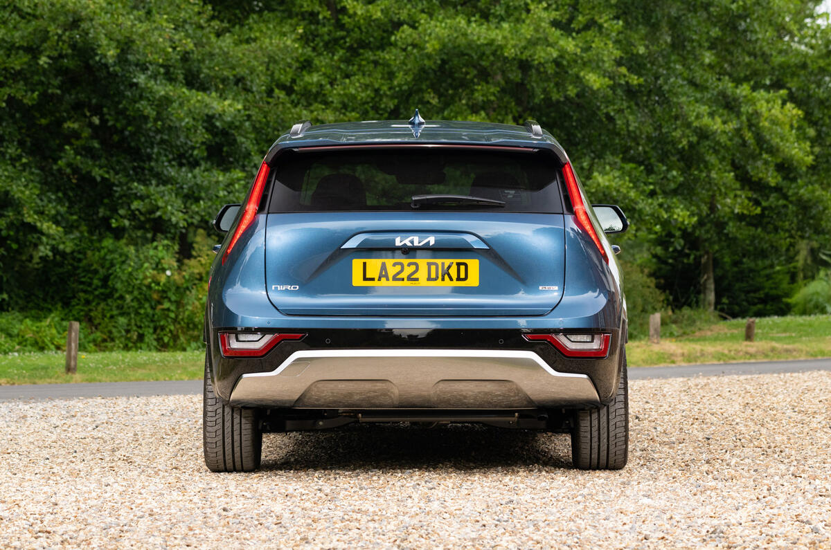 12 Kia Niro PHEV FD 2022 rear static