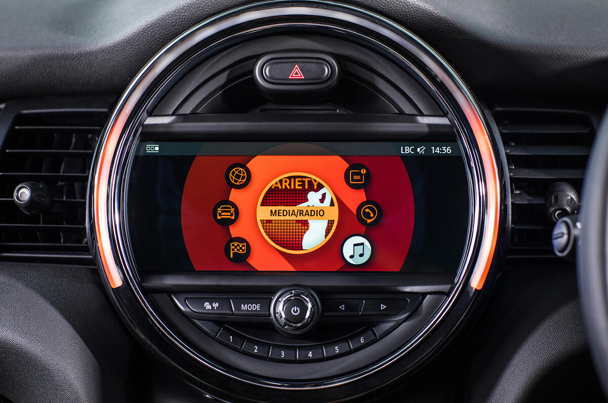 Mini Cooper 5dr 2018 Uk Review Autocar