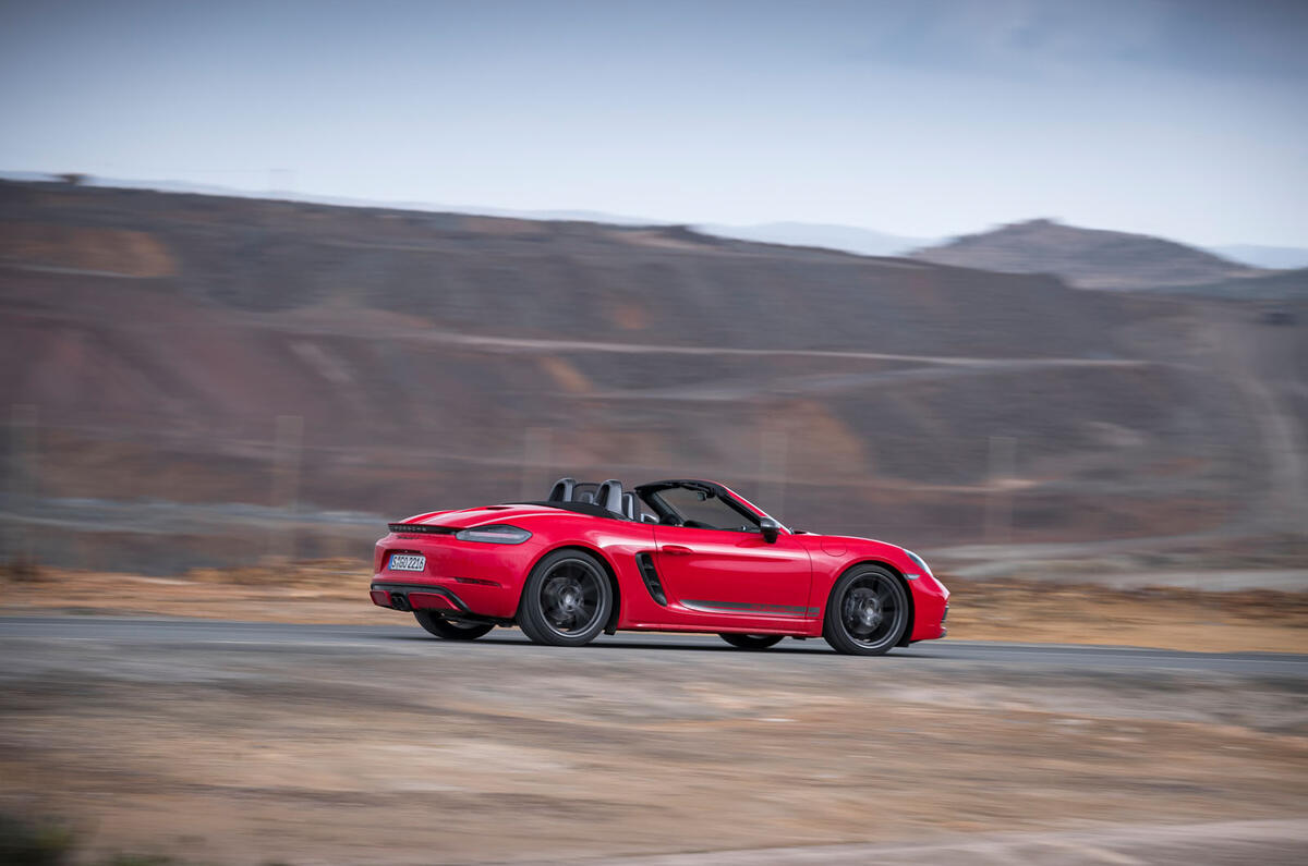 Porsche Boxster T 2019 first drive review - on the road side