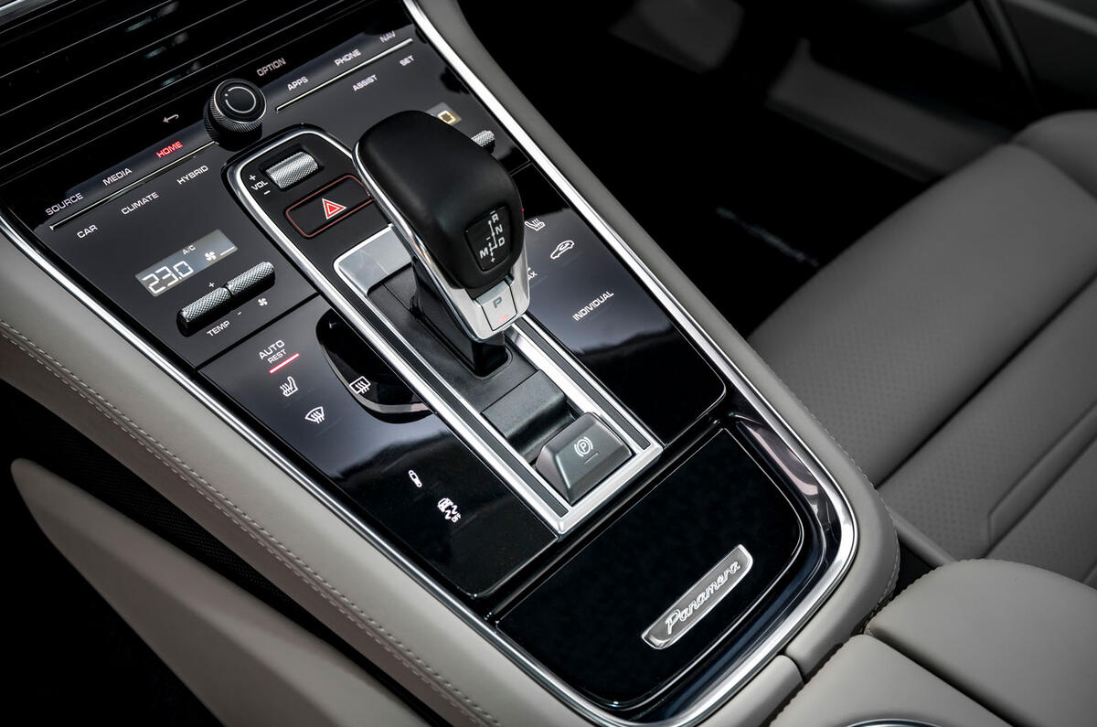 12 Porsche Panamera Turbo S E Hybrid ST 2021 UK FD centre console