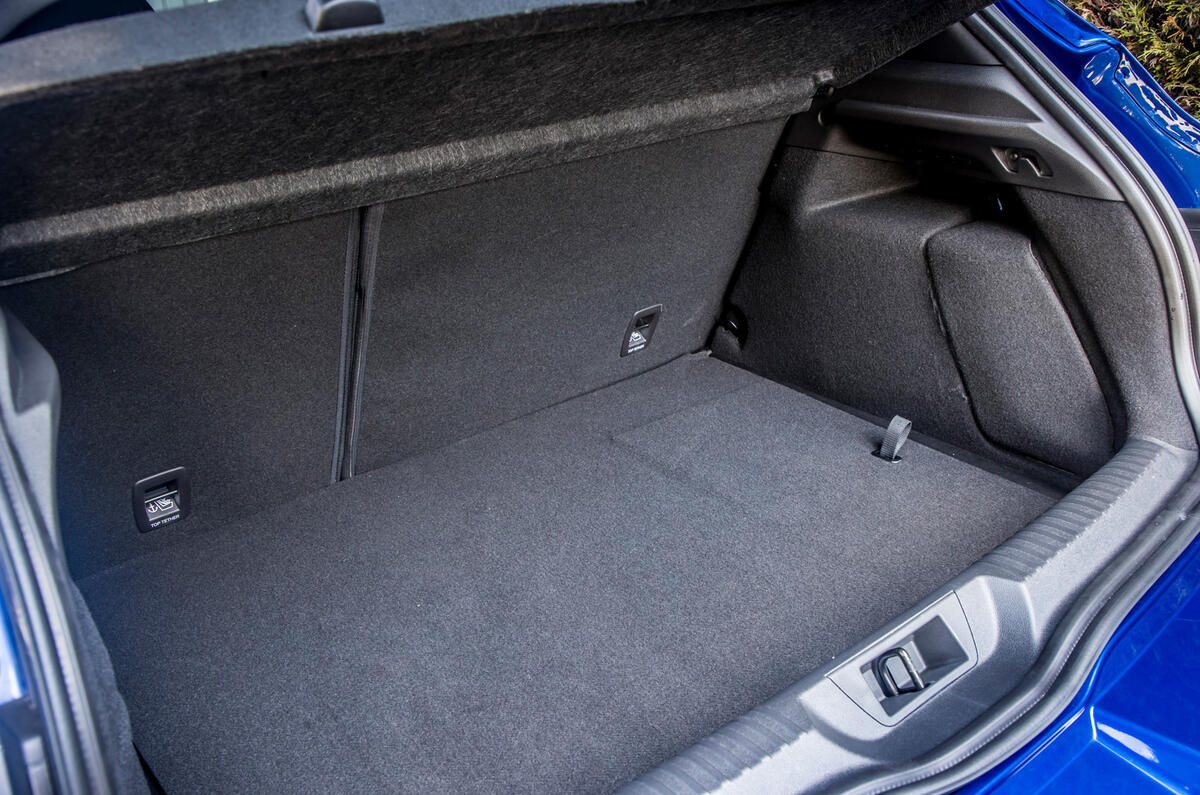 12 Renault Megane E Tech phev 2021 UE FD coffre à bagages