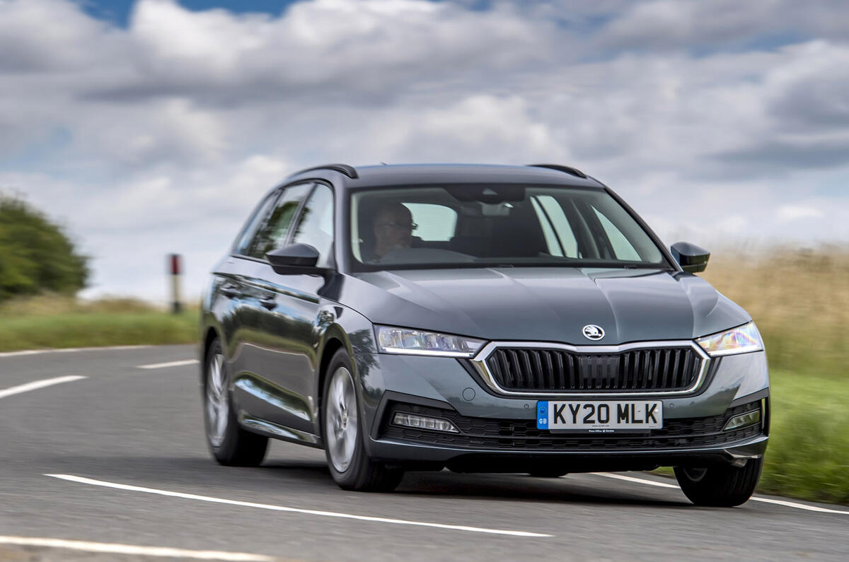 12 Skoda Octavia E Tec hybride 2021 : premier examen de conduite sur la route au Royaume-Uni