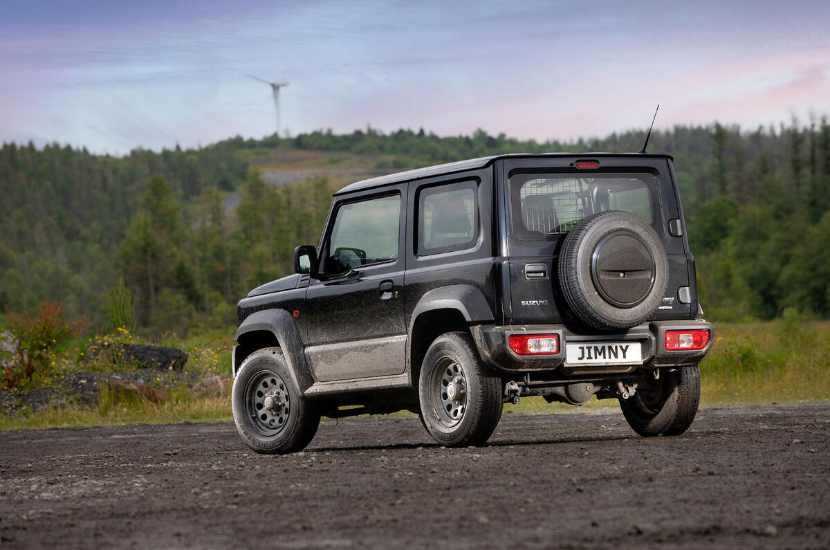 12 Suzuki Jimny Commercial 2021 FD statique arrière