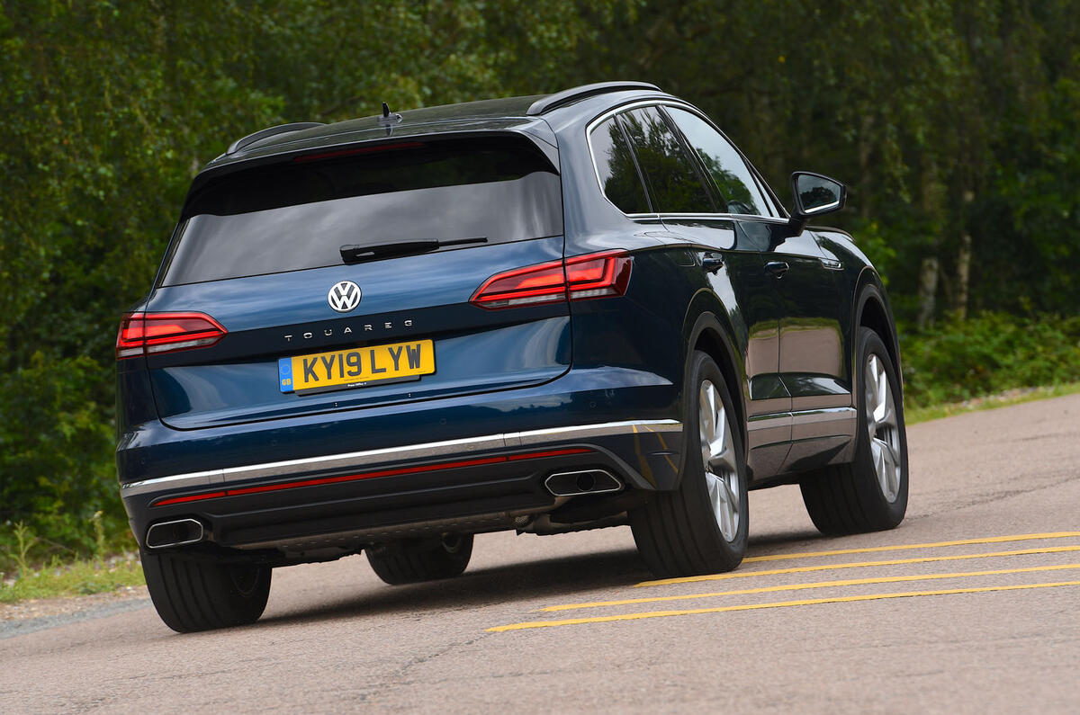 Volkswagen Touareg 3.0 TSI 2019 UK first drive review - cornering rear