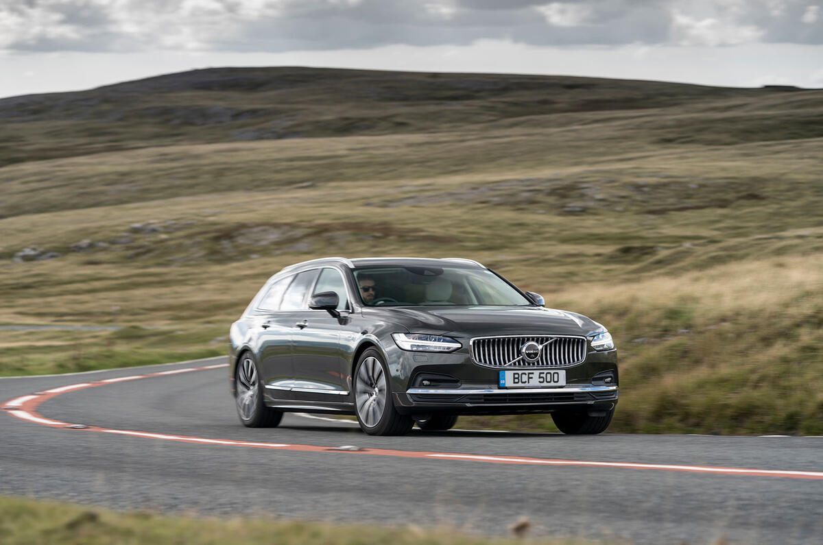 Volvo V90 B5 2020 : premier bilan de la conduite au Royaume-Uni - les virages à l'avant