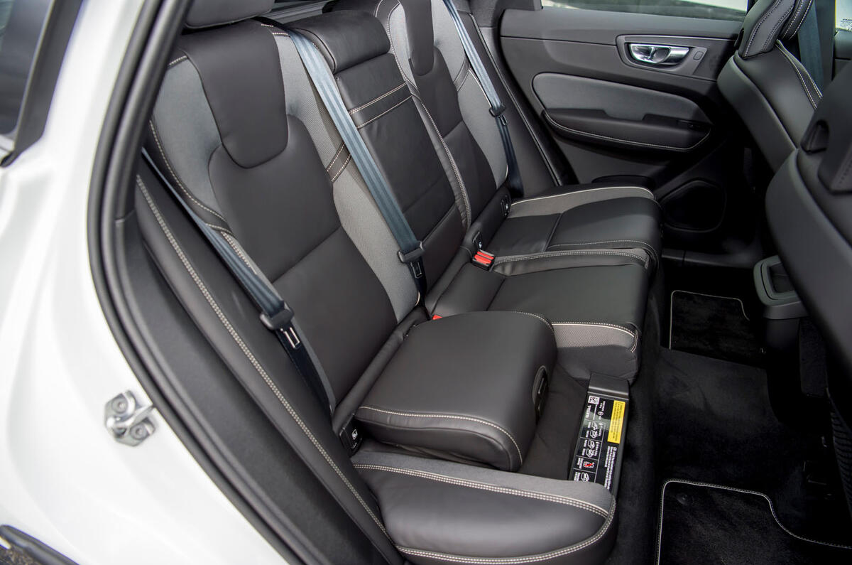 Volvo Xc60 B5 2020 Uk Review Autocar