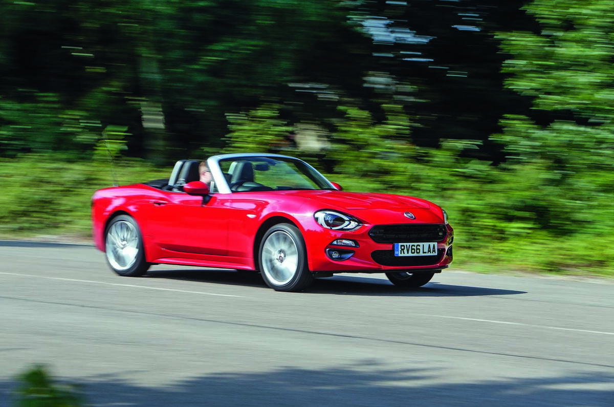 Fiat 124 Spider driving - front