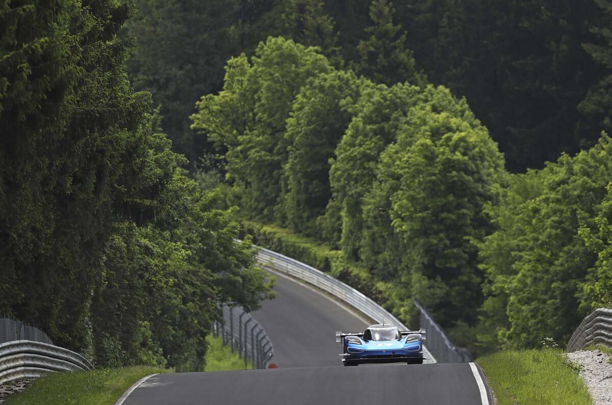 Autocar watches Volkswagen break the Nurburgring electric lap record