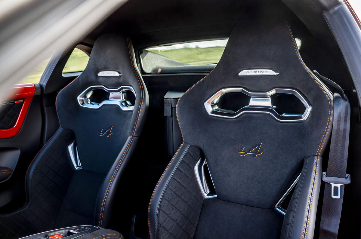 13 Alpine A110 S 2022 UE : essai routier des sièges
