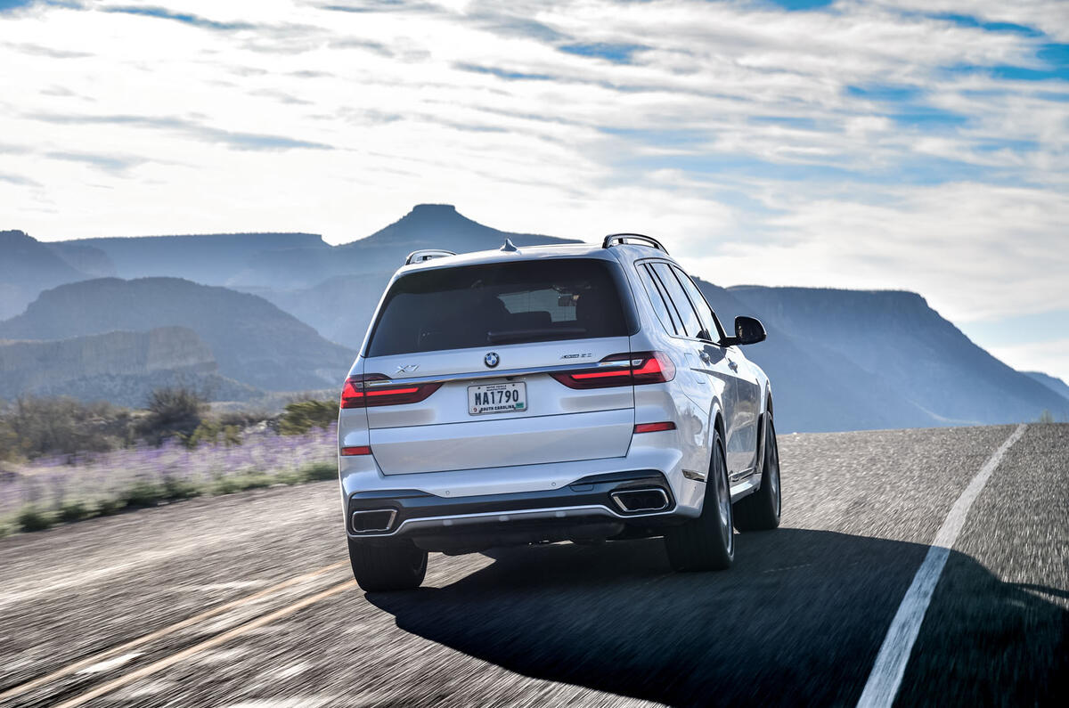 BMW X7 M50i 2020 : premier bilan de conduite - suivi de l'arrière