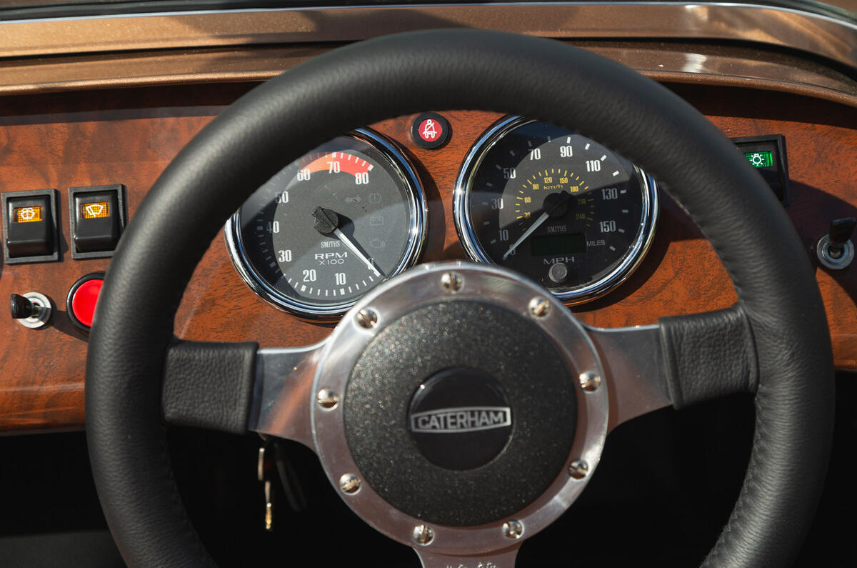 13 Caterham Super Seven 2000 FD 2022 moto lita wheel smiths gauges