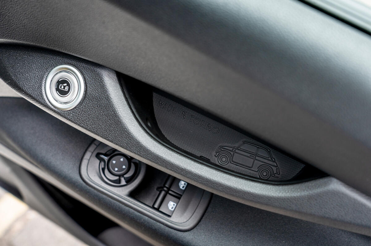 13 Fiat 500e Action 2021 UK FD door cards