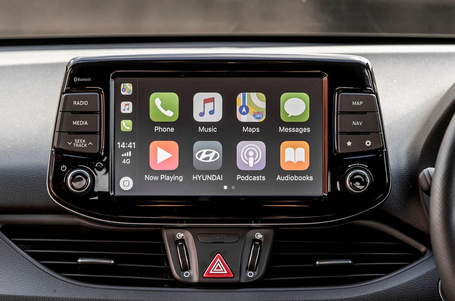 Hyundai i30 Fastback N 2019 UK first drive review - infotainment CarPlay