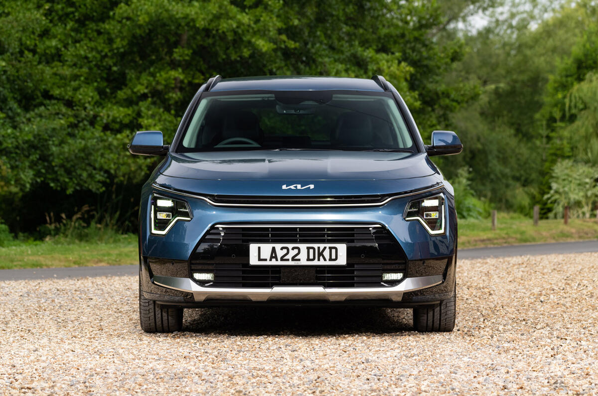 13 Kia Niro PHEV FD 2022 front static
