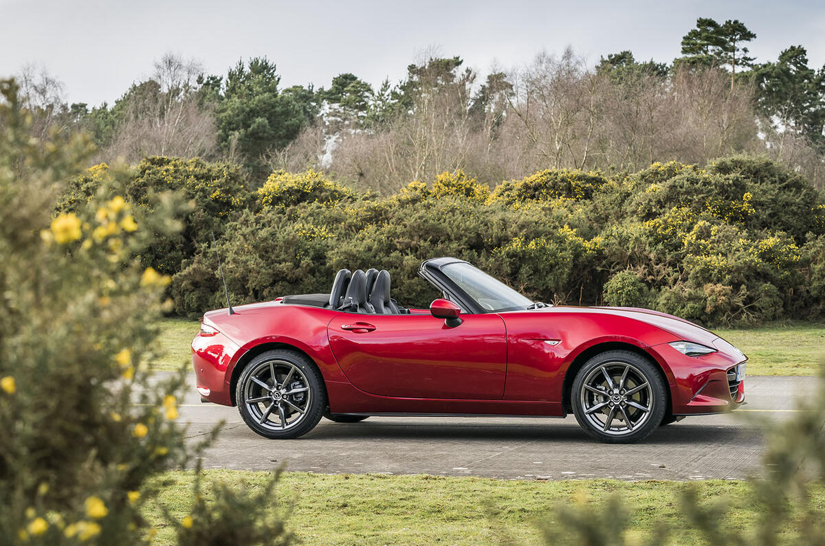 Mazda MX-5 2.0 Sport Tech 2020 : premier bilan de la conduite au Royaume-Uni - côté statique