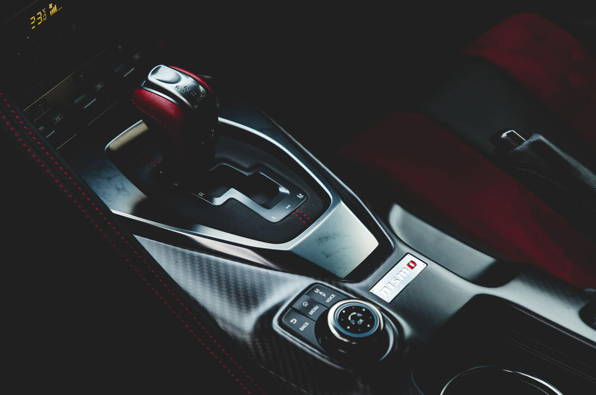 Nissan GT-R Nismo 2020 UK first drive review - gearstick