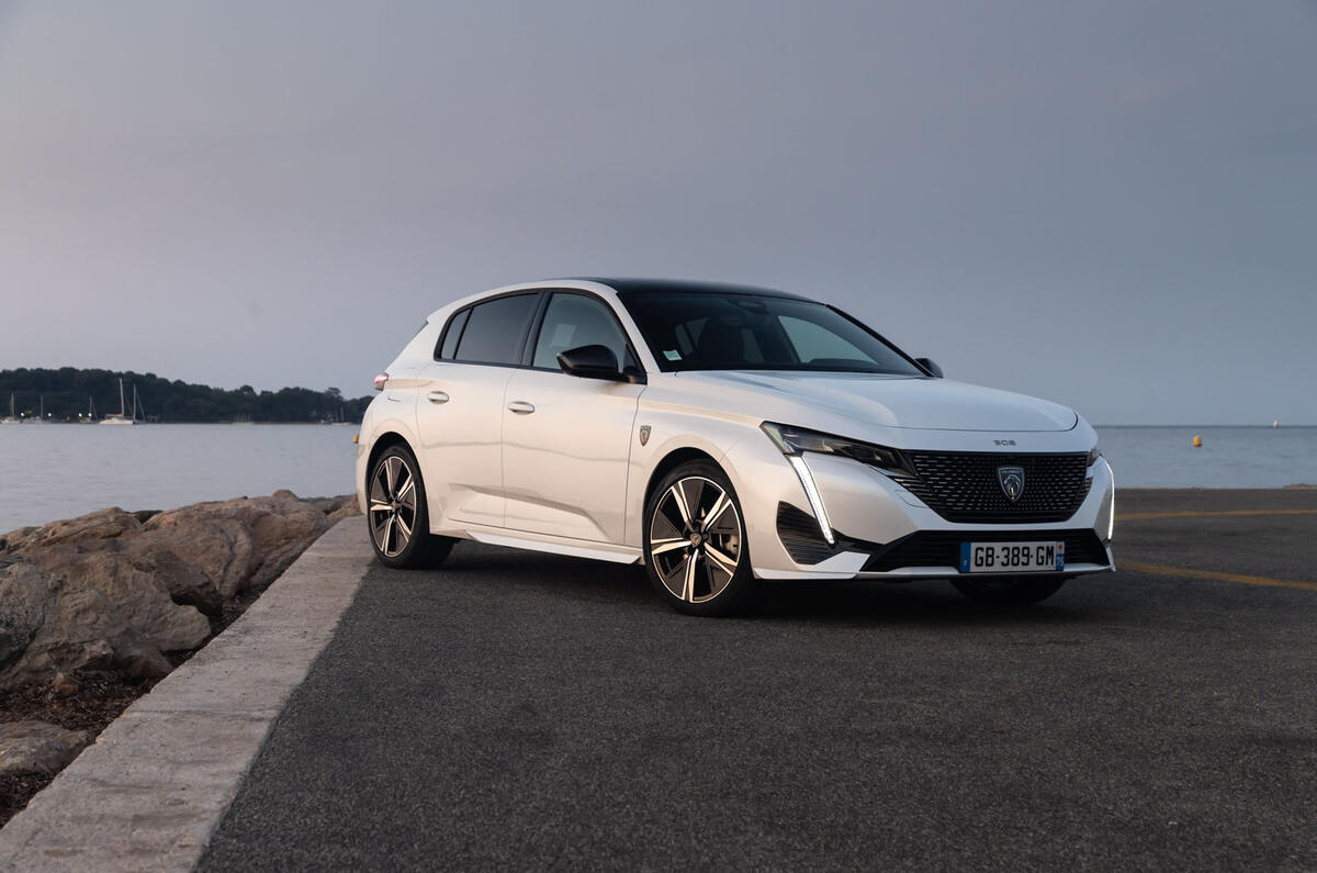 13 Peugeot 308 Hybrid 225 2021 LHD review static front
