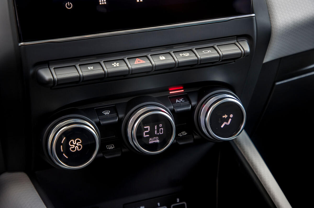 Renault Captur E-Tech PHEV 2020 UK first drive review - climate controls
