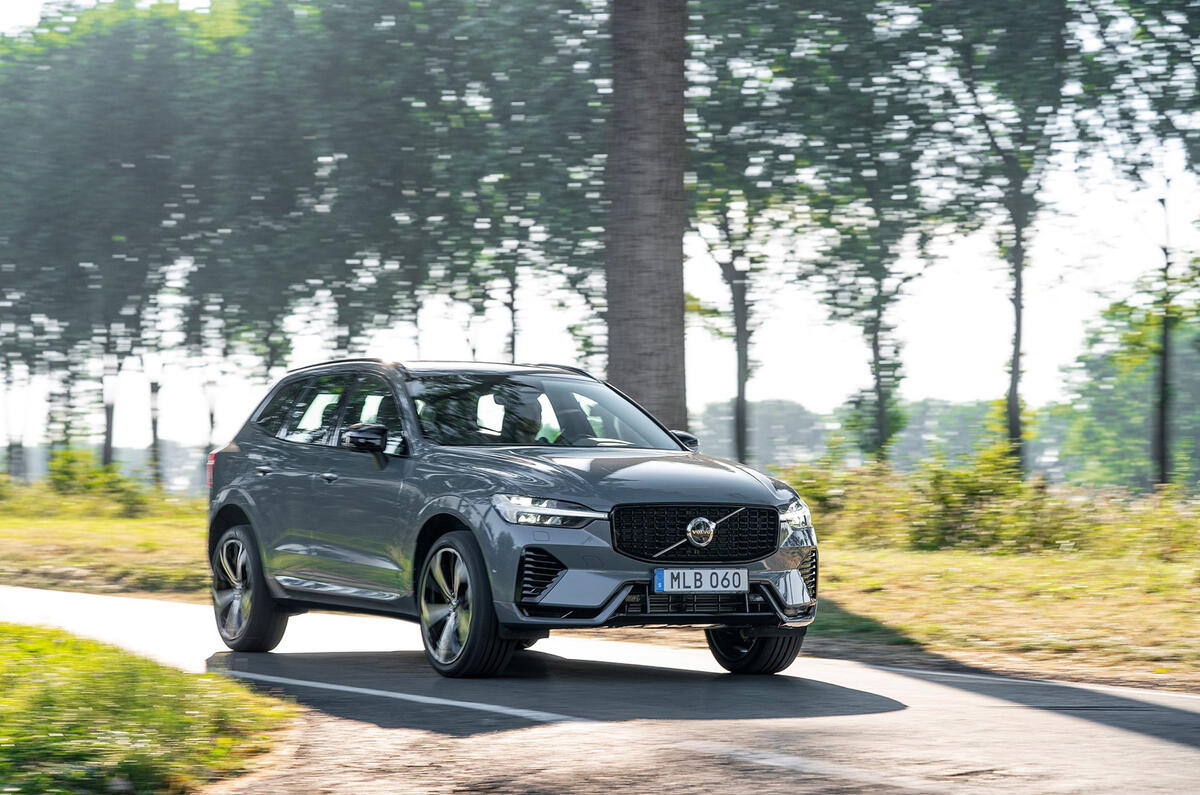 13 Volvo XC60 T8 PHEV 2021 first drive review on road front