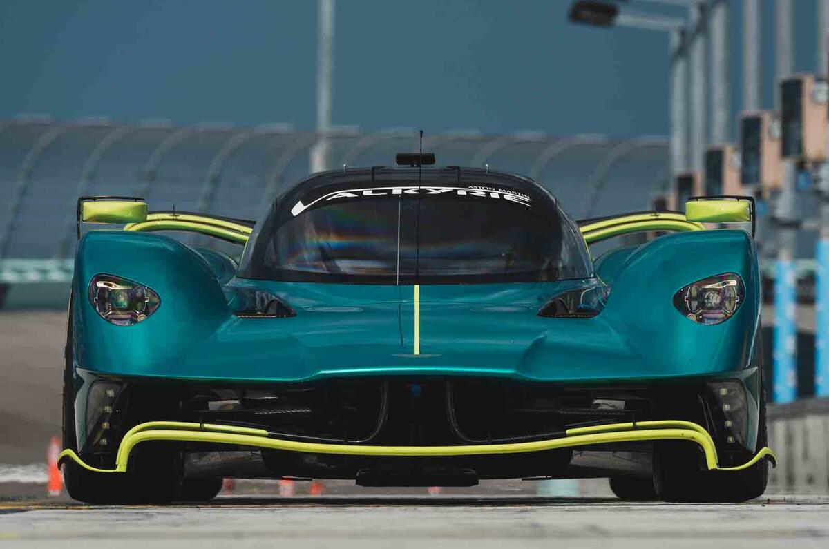 14 aston martin valkyrie amr pro