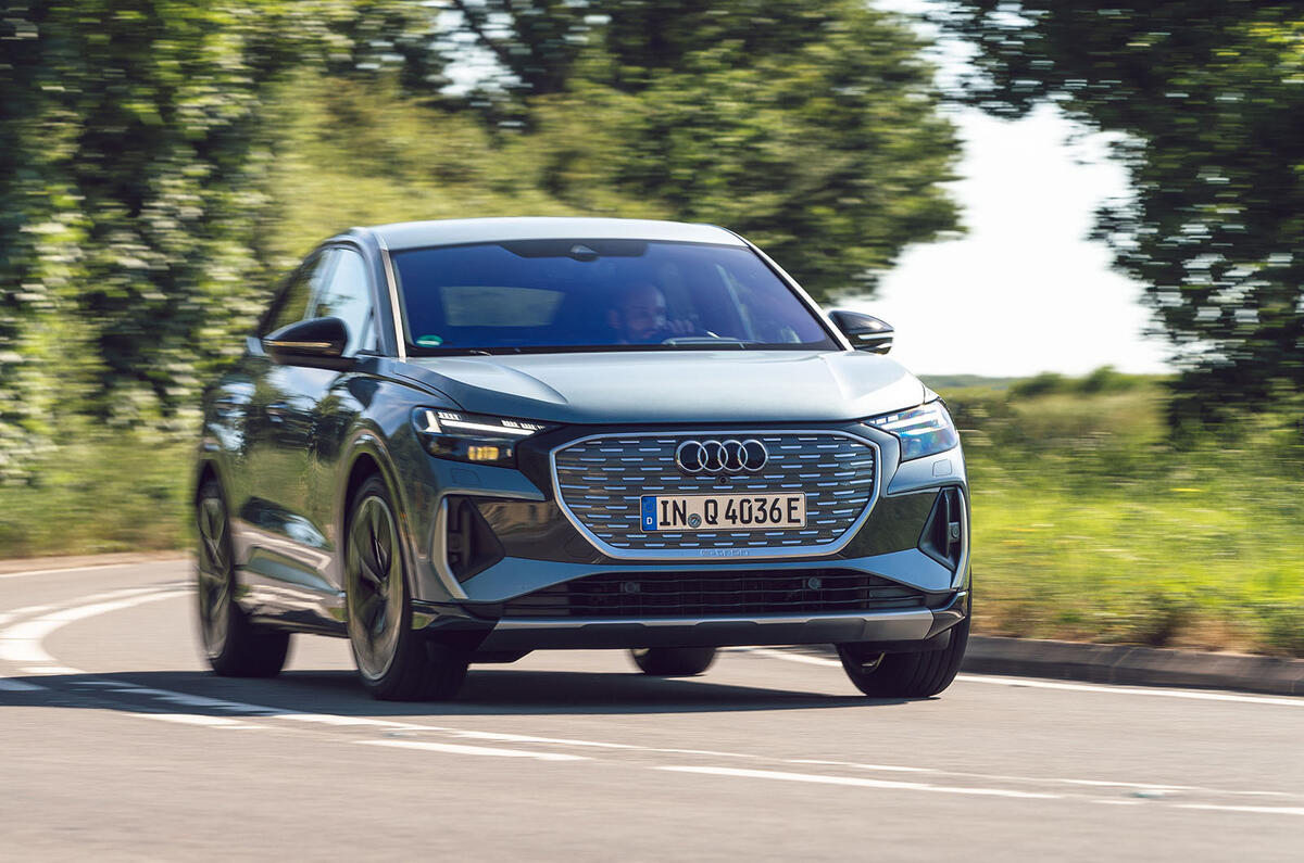 14 Audi Q4 E Tron Sportback 2021 UE FD avant sur route