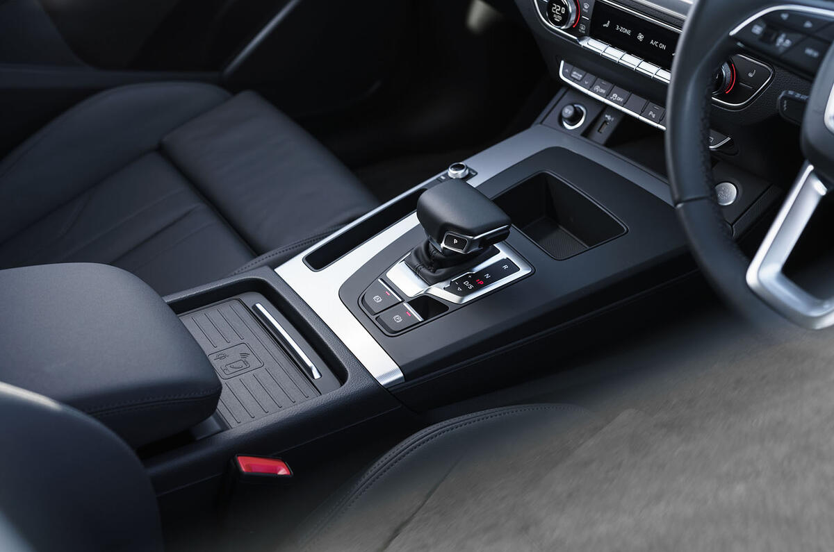 Audi Q5 40 TDI Sport 2020 UK first drive review - centre console