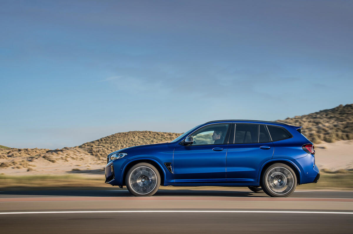 14 BMW X3 M panneau latéral