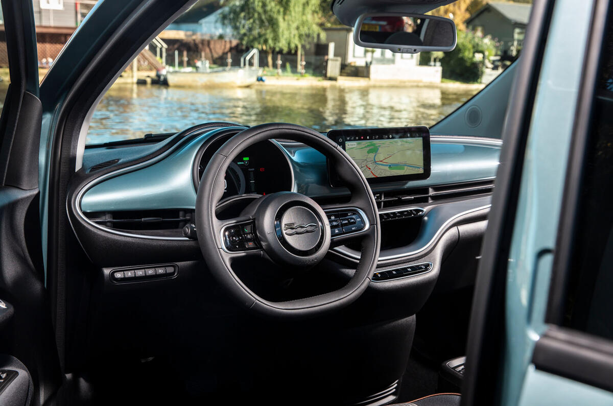 2021 Fiat 500 electric left-hand drive UK review - dashboard