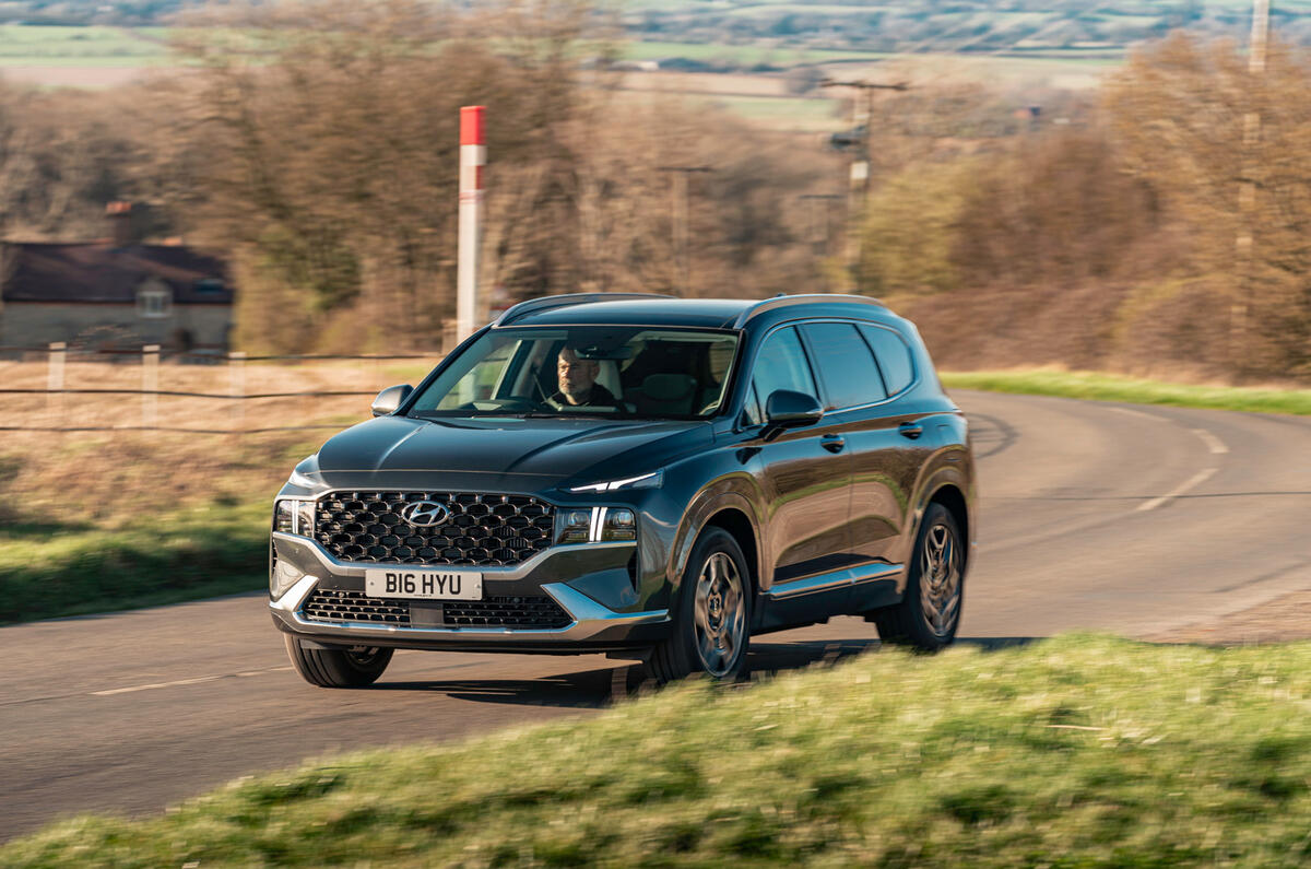 14 Hyundai Santa Fe PHEV 2021 UK FD on road front